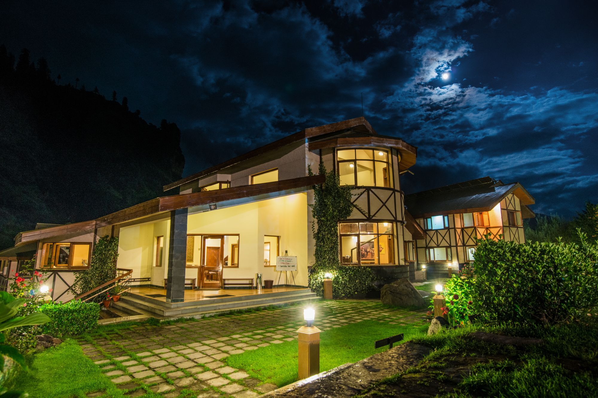 Solang Valley Resort Palchan ภายนอก รูปภาพ