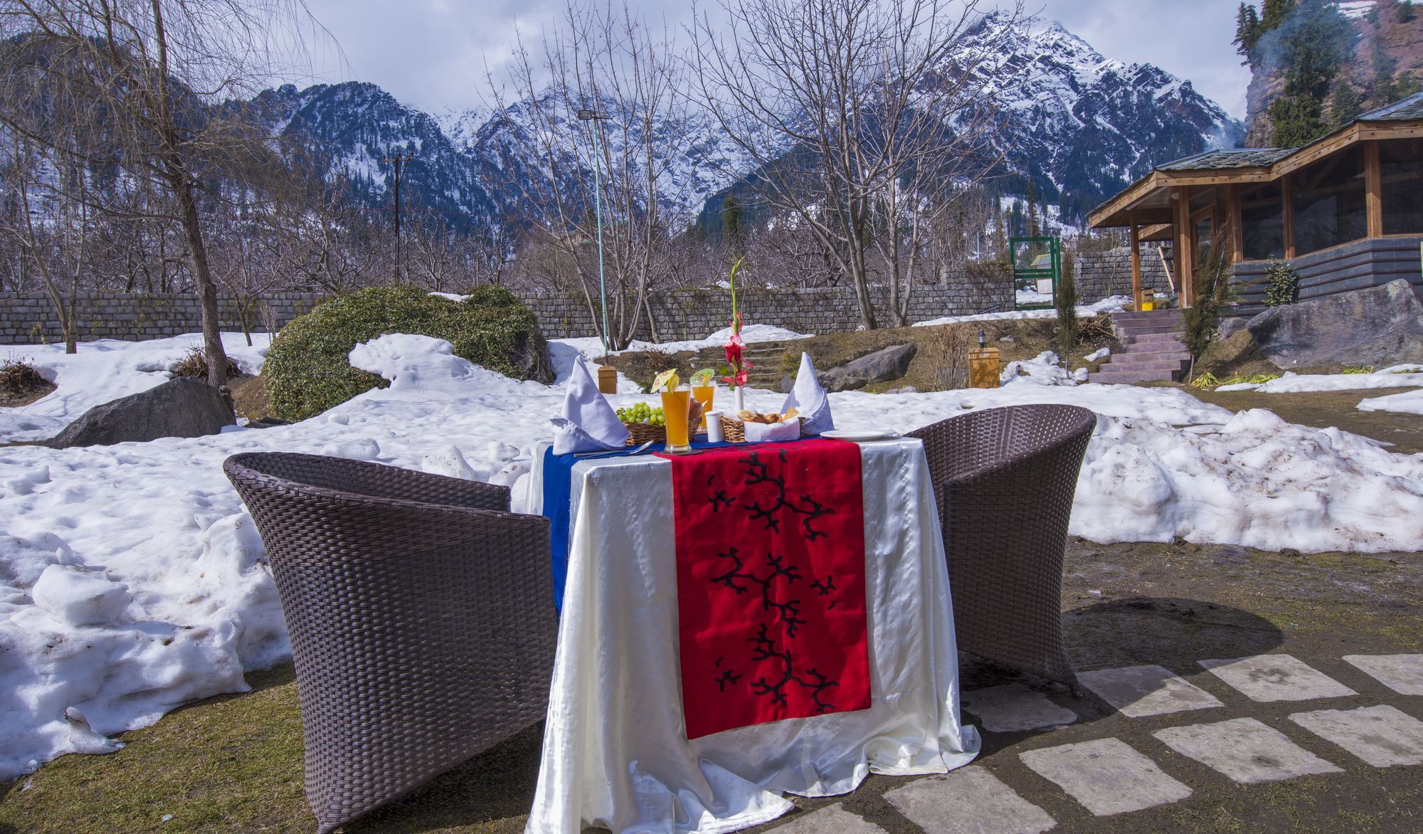 Solang Valley Resort Palchan ภายนอก รูปภาพ